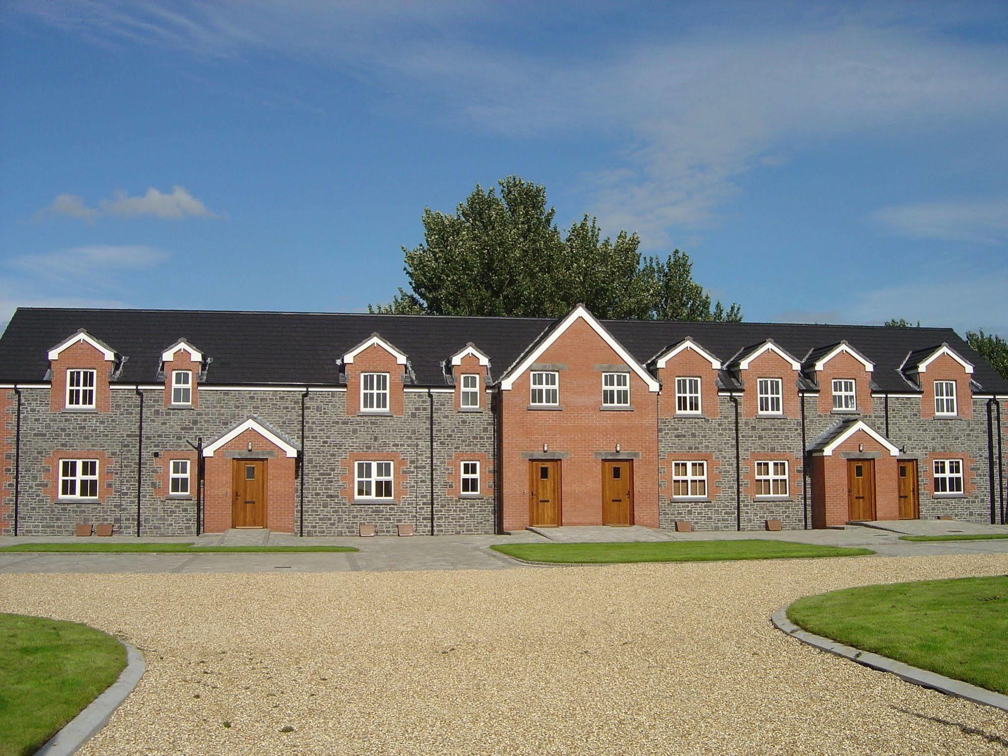 Stable Court Apartments Antrim Exterior photo